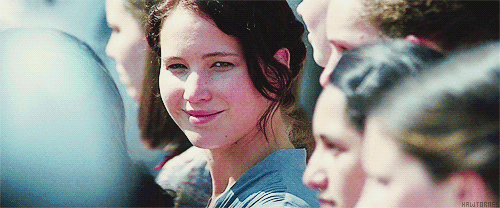 Katniss-Everdeen-Smiles-In-The-Hunger-Games.gif
